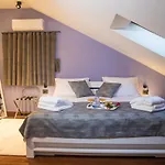 Luxury Apartment Edi